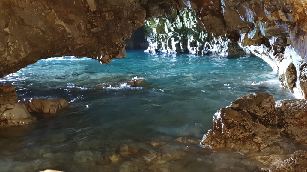 Grotta delle Rondinelle - Polignano, (Bari), Puglia