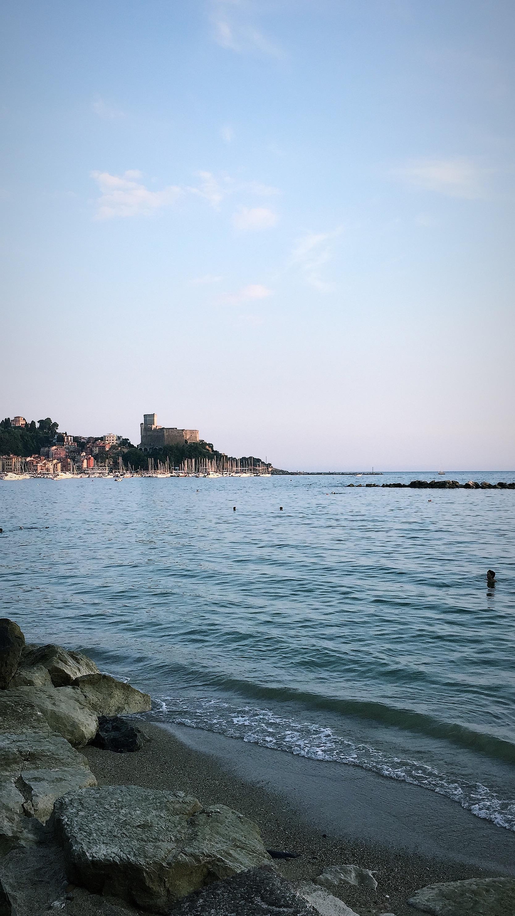 Spiaggetta dietro il castello - Lerici, (San Terenzo), Liguria